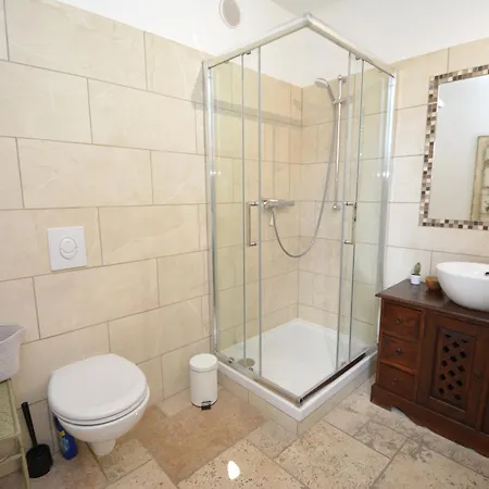 Maison Le Petit Balcon Beaucaire Holiday home *